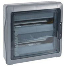 Шкафы PLEXO³ - IP65 - IK09 - 2 ряда - 18 модулей